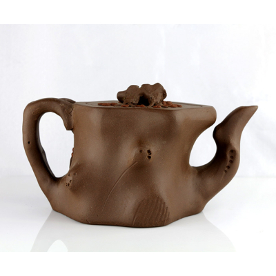 Tree Yixing Teapot 'Ruler of the Forest' with Plum Flower Decoration (300 ml / 10 oz)