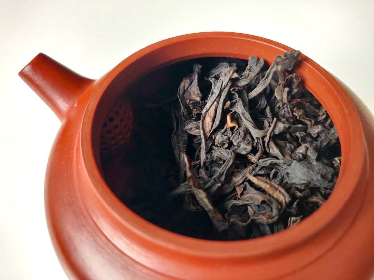 da hong pao legend - dry tea leaves color